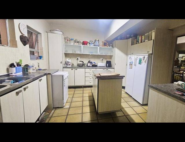 7 BEDROOM HOUSE FOR SALE IN MIDDEDORP